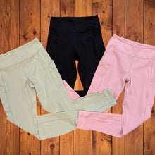 Load image into Gallery viewer, The Oasis Leggings
