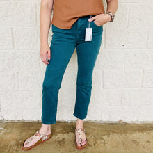 Load image into Gallery viewer, Jeanne Straight Leg Jeans
