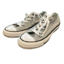 Load image into Gallery viewer, Converse Chucks- Womens 5
