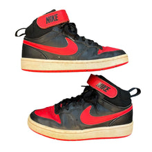 Load image into Gallery viewer, Nike Sneakers - Size 4.5
