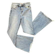 Load image into Gallery viewer, Cello Jeans
