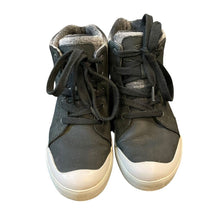 Load image into Gallery viewer, Keen Boots- Womens 8
