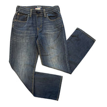 Load image into Gallery viewer, Denizen Levis Jeans
