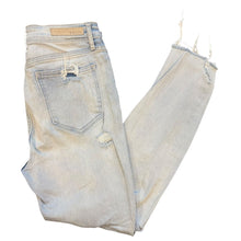 Load image into Gallery viewer, Cello Jeans
