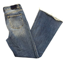 Load image into Gallery viewer, Risen Jeans
