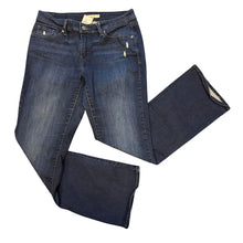 Load image into Gallery viewer, Levis Jeans
