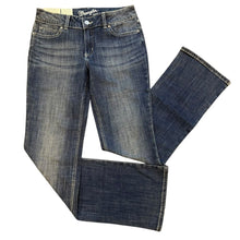 Load image into Gallery viewer, Wrangler Boot cut NWT
