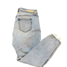 Load image into Gallery viewer, Ms Cello Distressed Jeans

