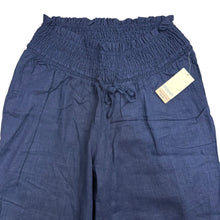 Load image into Gallery viewer, Destination Maternity Pants
