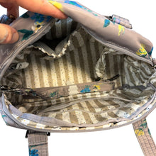 Load image into Gallery viewer, Lug Jumper Tote

