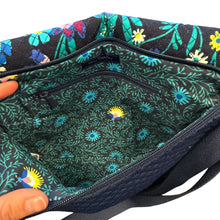 Load image into Gallery viewer, Vera Bradley Crossbody NWT
