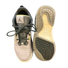 Load image into Gallery viewer, Nike Aura 5
