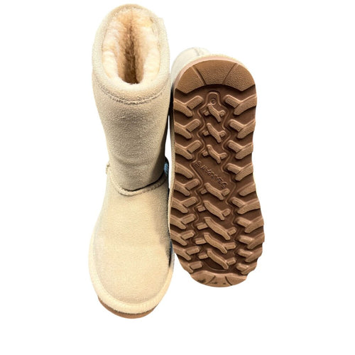 Bearpaw Boots NWOT- Youth 5